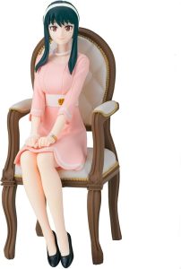 Family Photo Figure – Yor Forger Medium Statue